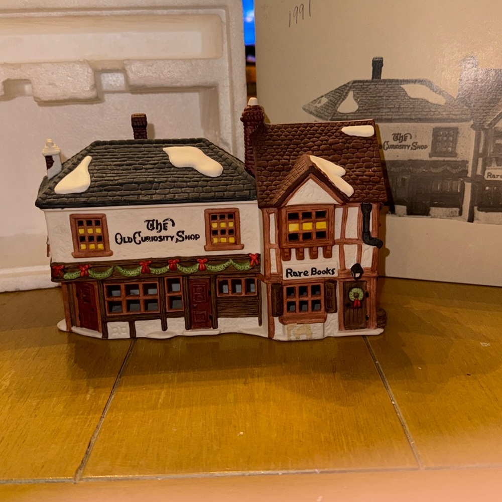 🐈⬛ Dept. 56 “Old Curiosity shop” holiday collectible VTG
